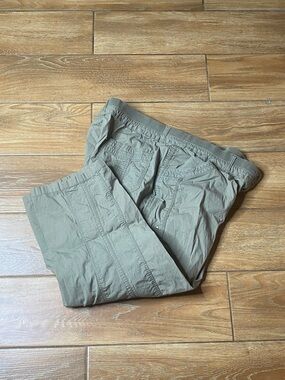 Chico’s 2 Green Cargo Capris